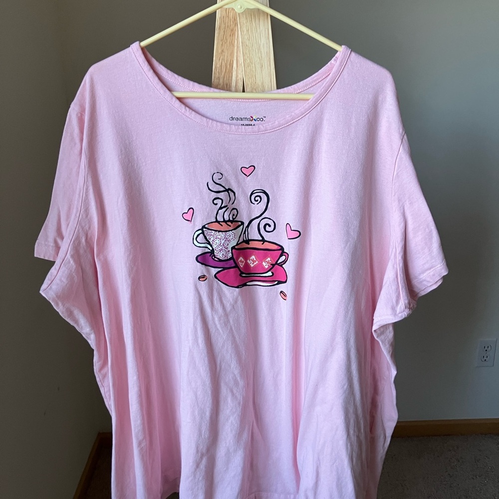 3 for $30 🎁 Women’s Graphic Tee Shirt 3X Coffee Tea Cups Hearts Love Pink